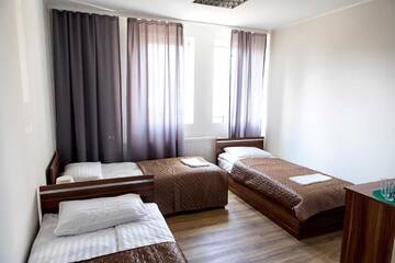Фото номера Трехместный номер Хостелы M&amp;A GUEST ROOMS г. Ломжа 5